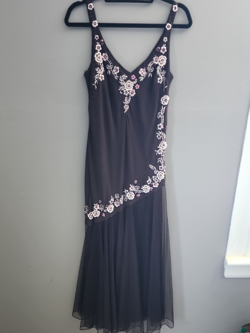 Sleeveless Maxi Dress with Pink & White Floral Embroidery